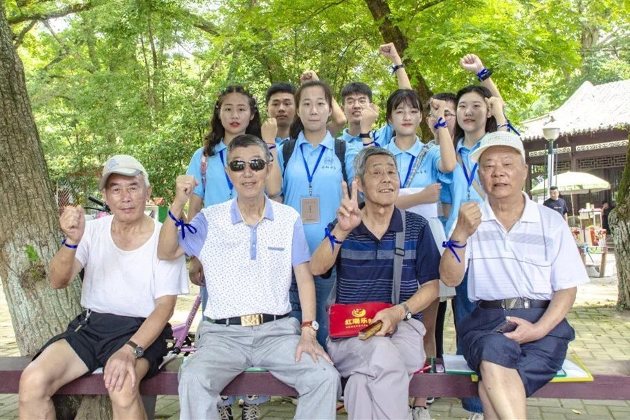 国产成人精品白浆久久69