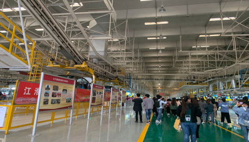 国产成人精品白浆久久69