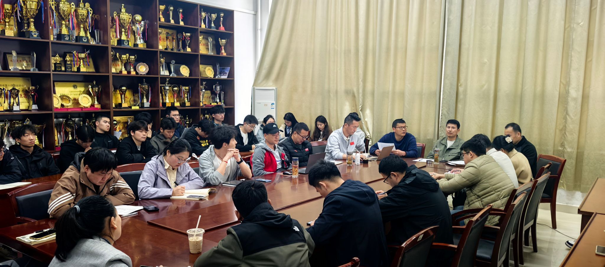 国产成人精品白浆久久69