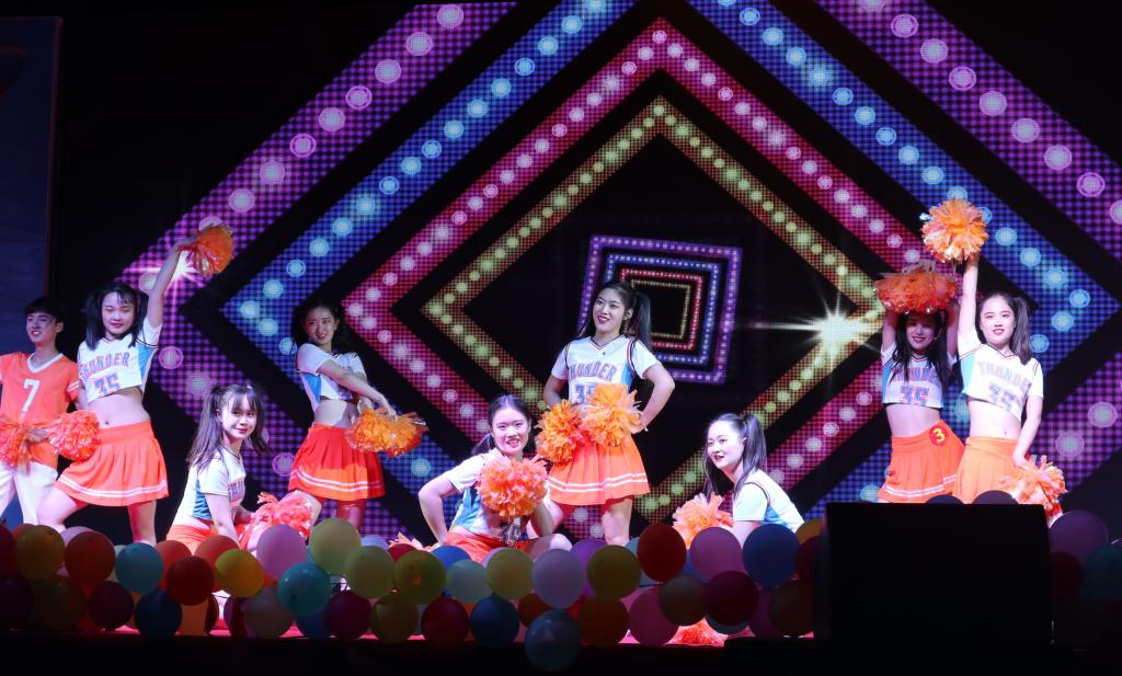 国产成人精品白浆久久69